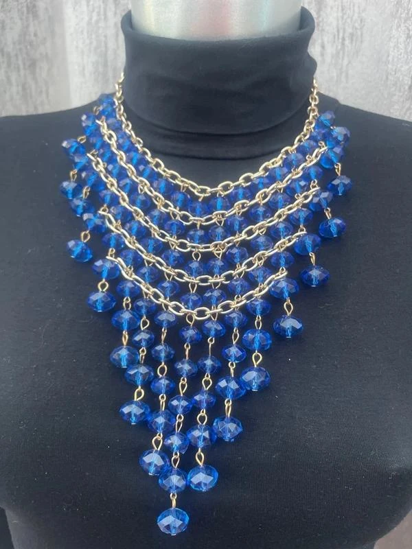 Collier plastron fantaisie perles bleues